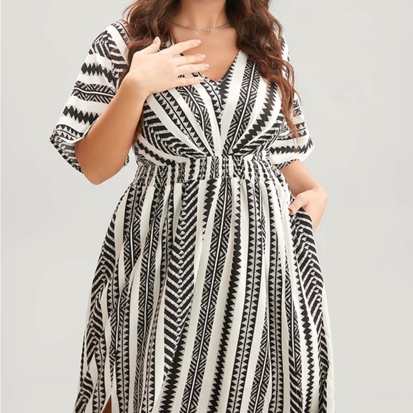 Solid Geometric Dolman Sleeve Pocket Shirred Split Hem Dress - Picture 4 of 5